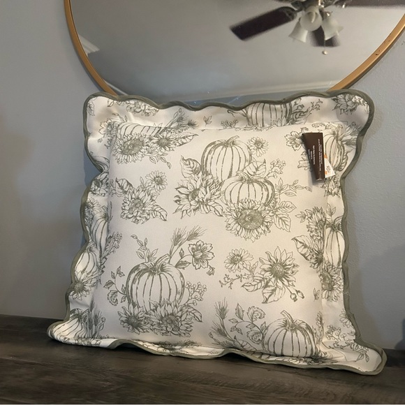 Hobby Lobby Other - NWT Hobby Lobby White & Green Pumpkins Scalloped Pillow